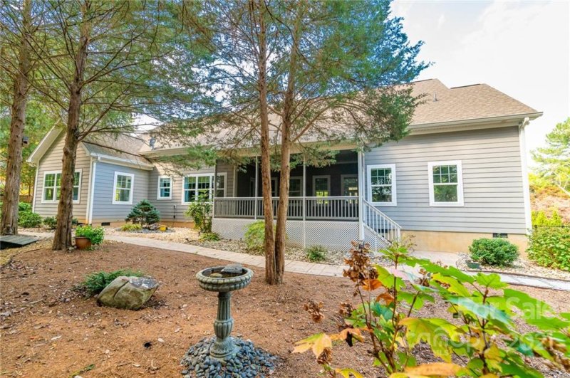 Property image 2 at 129 Aqua Drive, Mooresville, NC 28117