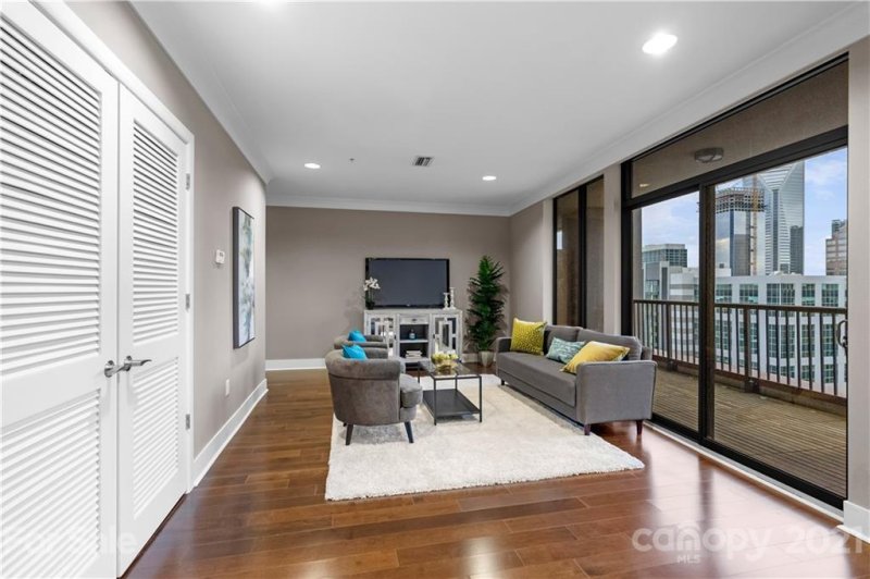 Property image 4 at 222 Caldwell Street, Charlotte, NC 28202