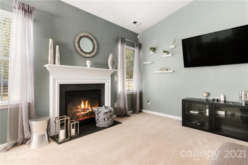 Property image 5 at 11348 Breezehill Lane, Charlotte, NC 28262