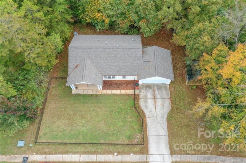 Property image 3 at 322 Edgewood Park Court, Landis, NC 28088