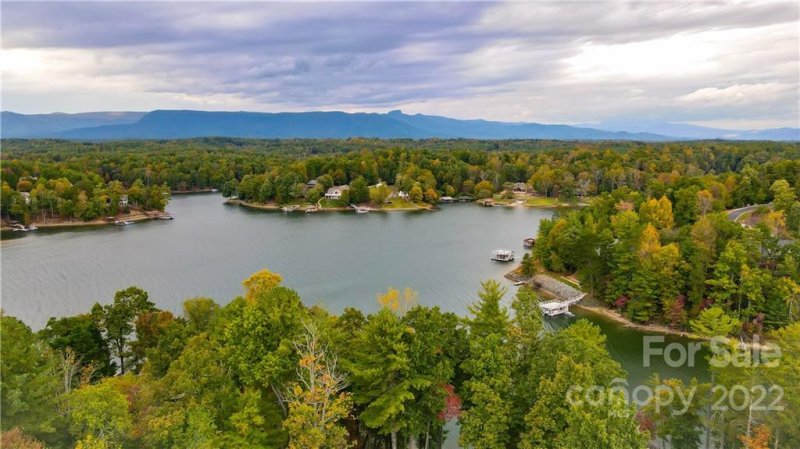 Property image 4 at 1605 Lillians Point Court, Morganton, NC 28655