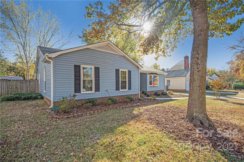 Property image 2 at 437 Silversmith Lane, Charlotte, NC 28270