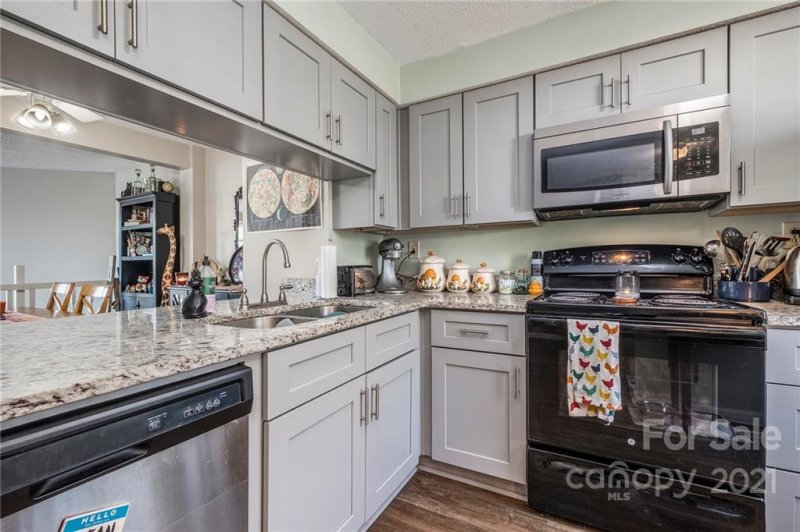 Property image 4 at 190 Water Oak Drive, Pineville, NC 28134