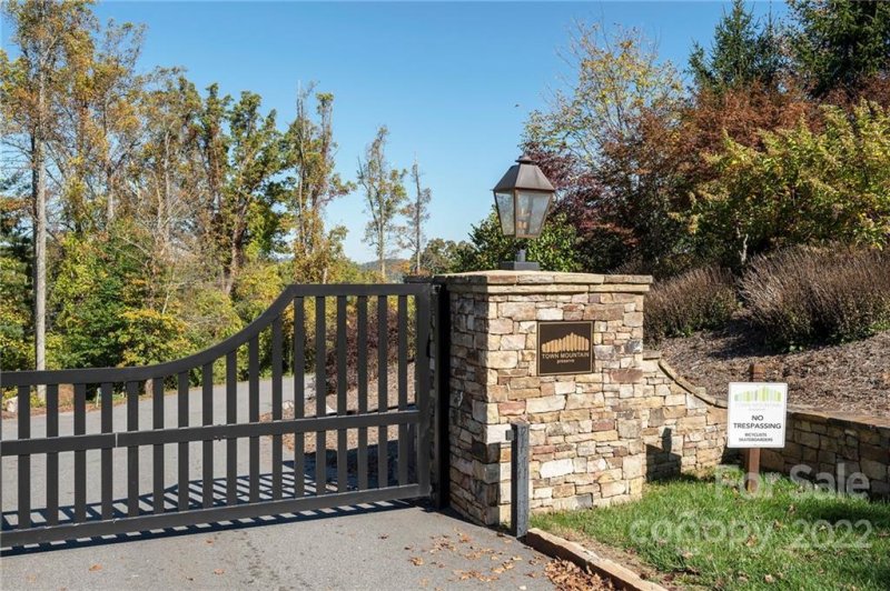 Property image 3 at 9 Longspur Lane, Asheville, NC 28804