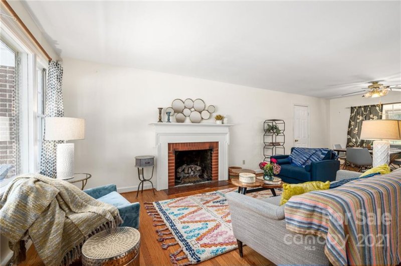 Property image 4 at 2 Oak Ridge Road, Asheville, NC 28805