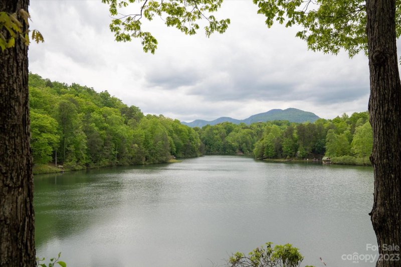 Property image 2 at 387 Rainbow Circle, Lake Lure, NC 28746