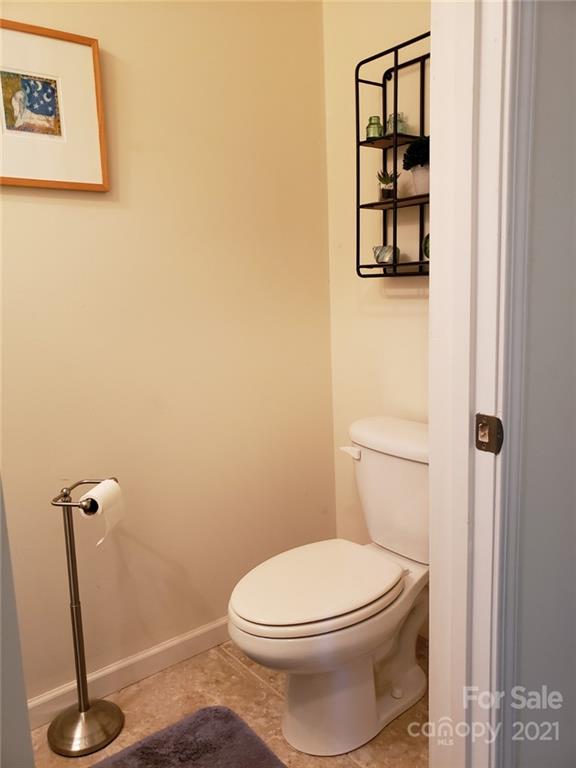 Property image 4 at 4 Willow Shade Drive, Asheville, NC 28806