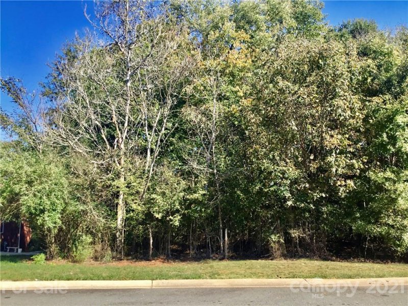 109 Highland Forest Drive