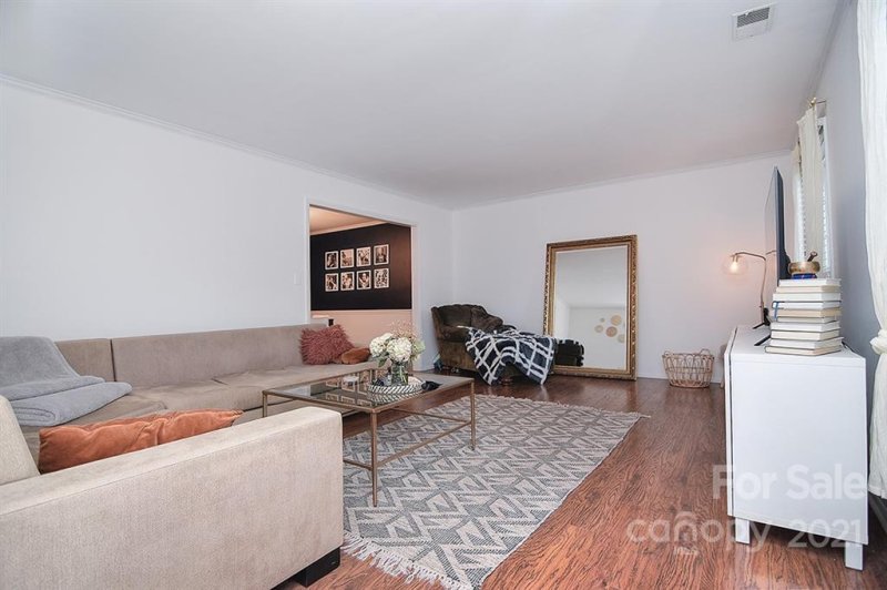 Property image 3 at 6200 Oak Glen Lane, Charlotte, NC 28277