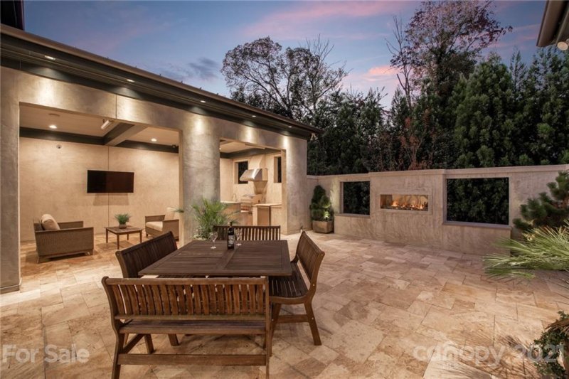 Property image 2 at 5924 Saint John Lane, Charlotte, NC 28210