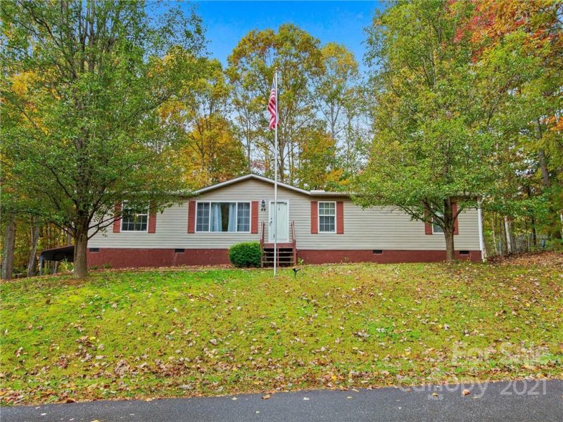 44 Evelyn Acres Drive