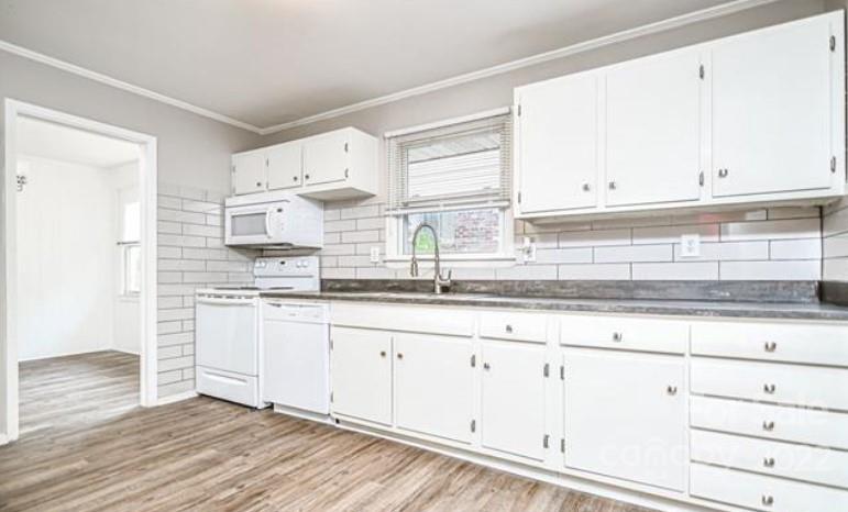 Property image 4 at 1554 Wickham Lane, Charlotte, NC 28208