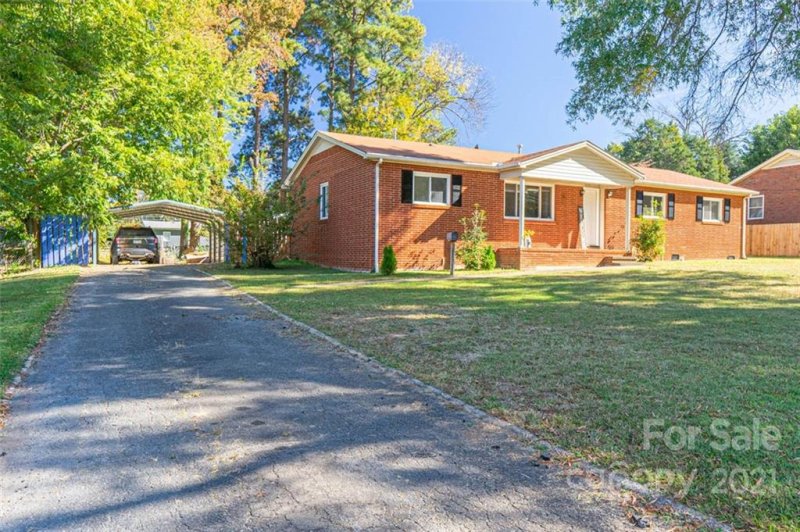 Property image 2 at 5917 Olinda Street, Charlotte, NC 28215