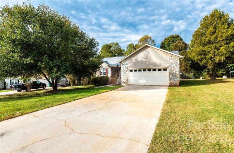 Property image 4 at 1520 Farmington Hills Drive, Conover, NC 28613