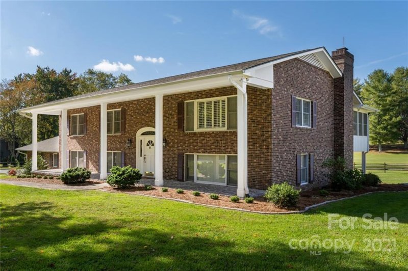 Property image 3 at 774 Crooked Creek Road, Hendersonville, NC 28739
