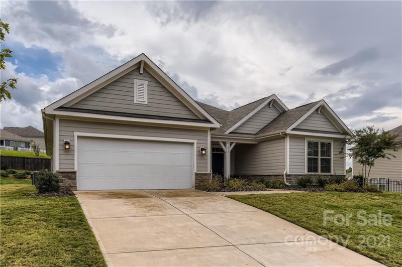 Property image 3 at 812 Oak Manor Drive, Concord, NC 28025