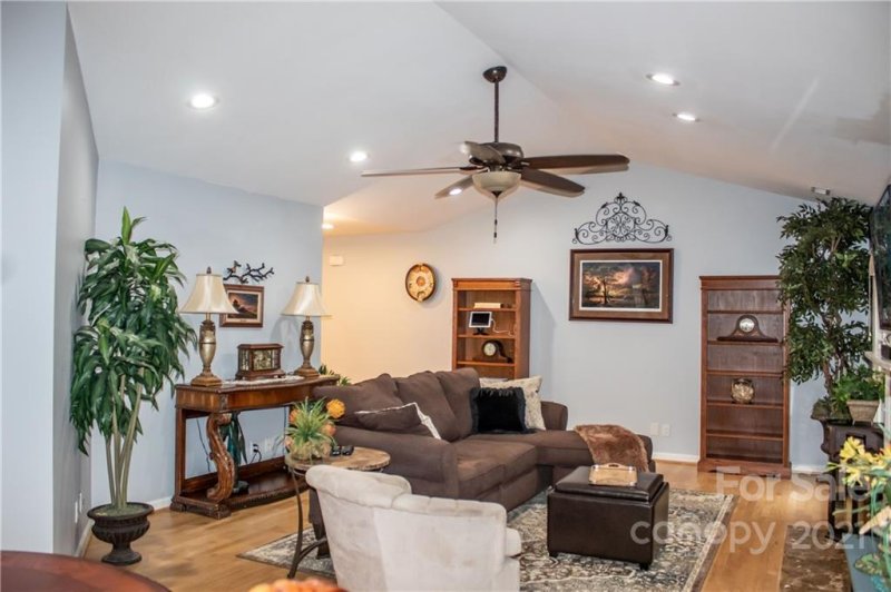 Property image 4 at 1799 Cameron Heights Circle, Denver, NC 28037