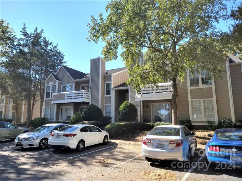 Property image 2 at 9607 Vinca Circle, Charlotte, NC 28213