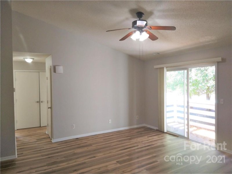 Property image 3 at 9607 Vinca Circle, Charlotte, NC 28213