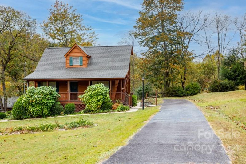 Property image 2 at 303 Blue Rock Road, Hendersonville, NC 28792