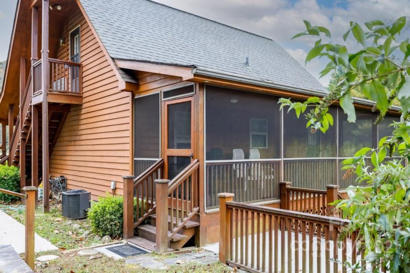 Property image 4 at 303 Blue Rock Road, Hendersonville, NC 28792