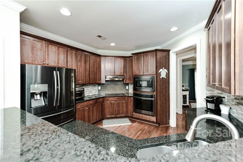 Property image 4 at 108 Hedgewood Drive, Mooresville, NC 28115