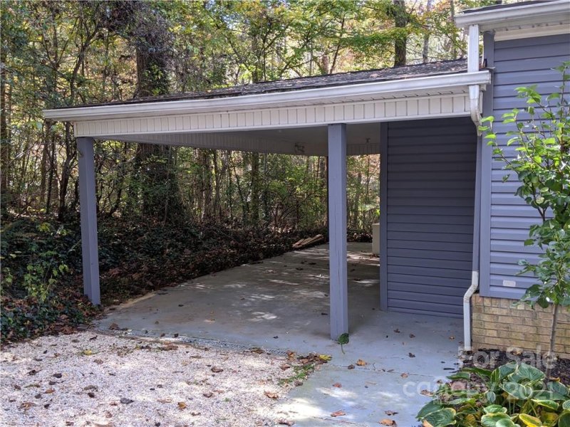 Property image 4 at 21 Timbers Edge Lane, Fairview, NC 28730