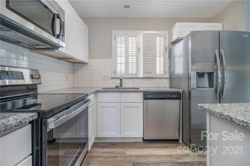 Property image 4 at 2719 Selwyn Avenue, Charlotte, NC 28209