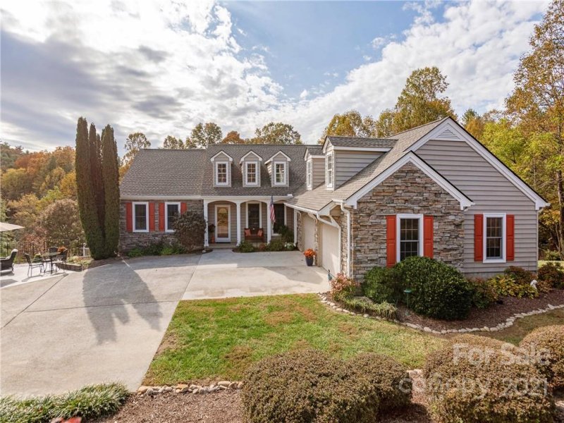 Property image 3 at 125 Cypress Point, Hendersonville, NC 28739