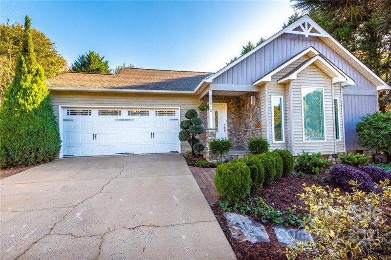 1512 Running Deer Drive