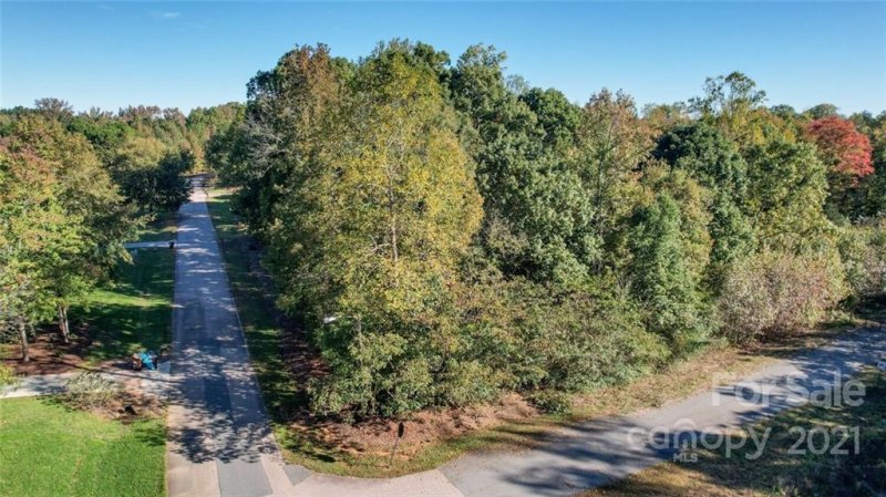 Property image 3 at 320 Laurel Crest Drive, Kannapolis, NC 28081