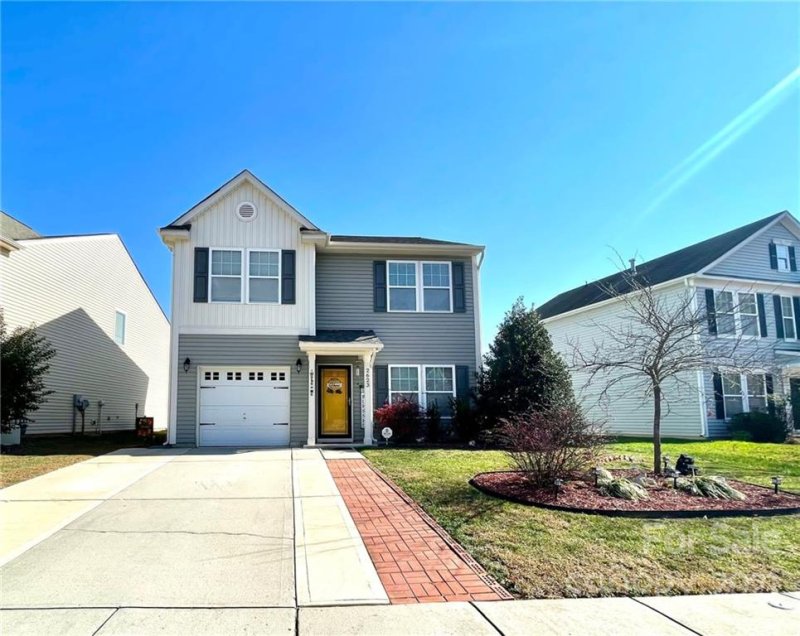 Property image 2 at 2623 Bramble Ridge Court, Charlotte, NC 28215