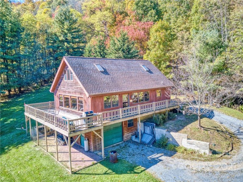 Property image 3 at 404 Glade Mountain Drive, Canton, NC 28716