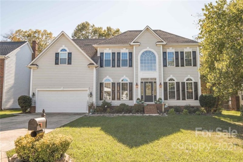 6113 Waverly Lynn Lane