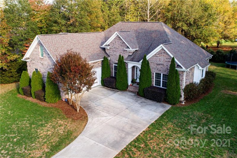 Property image 3 at 233 Highland Forest Drive, Clover, SC 29710