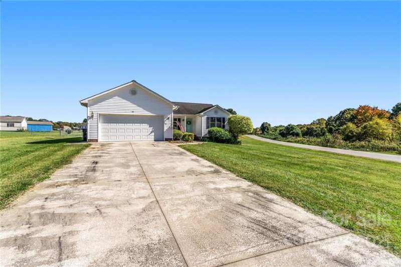 Property image 3 at 148 Rumple Hill Drive, Statesville, NC 28677