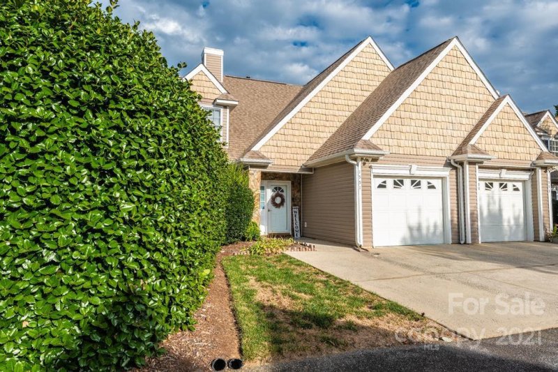 Property image 2 at 1551 16th Avenue, Hickory, NC 28601