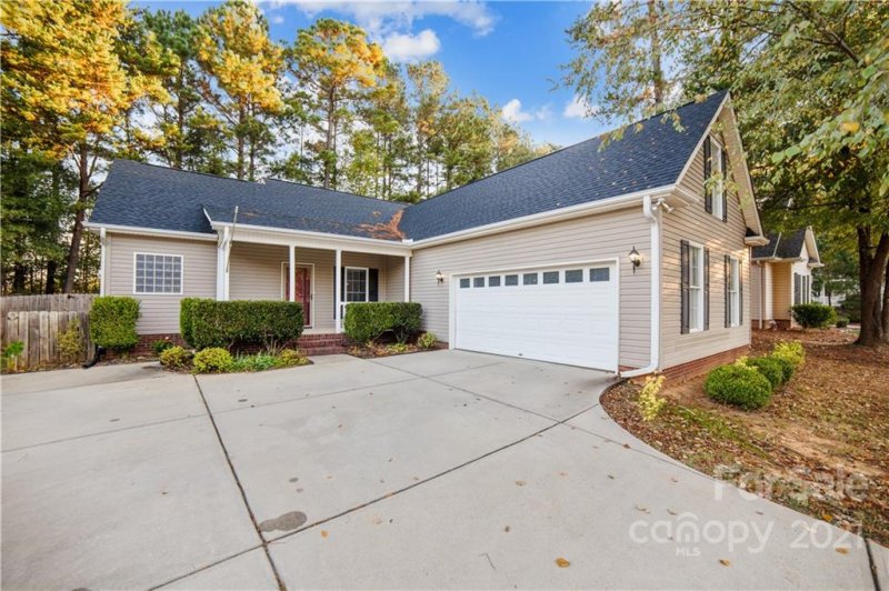 Property image 2 at 2334 Keswick Lane, Rock Hill, SC 29732