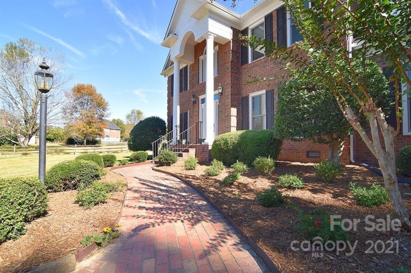 Property image 4 at 1059 Heather Glen Drive, Matthews, NC 28104
