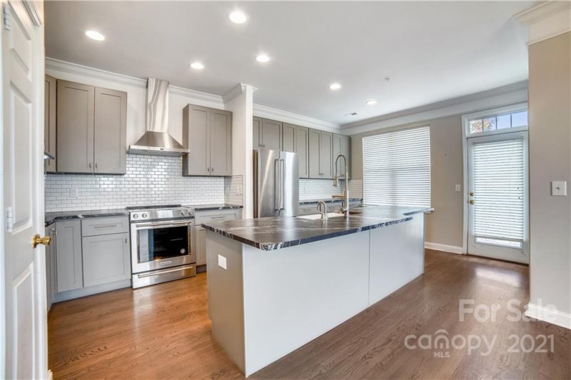 Property image 2 at 11007 Kingston Place Drive, Charlotte, NC 28277