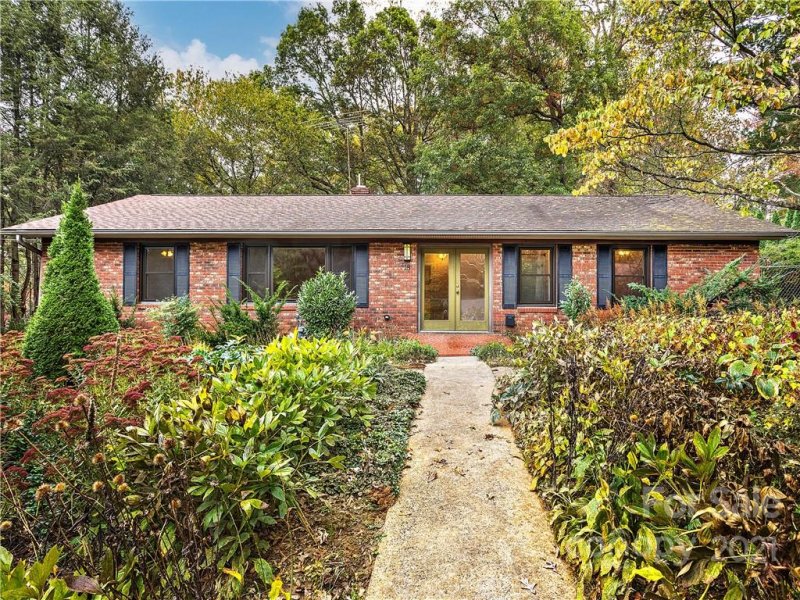 Property image 2 at 18 Beechwood Road, Asheville, NC 28805