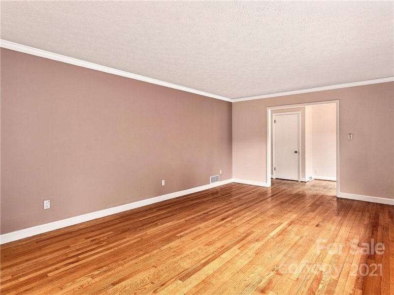 Property image 5 at 18 Beechwood Road, Asheville, NC 28805