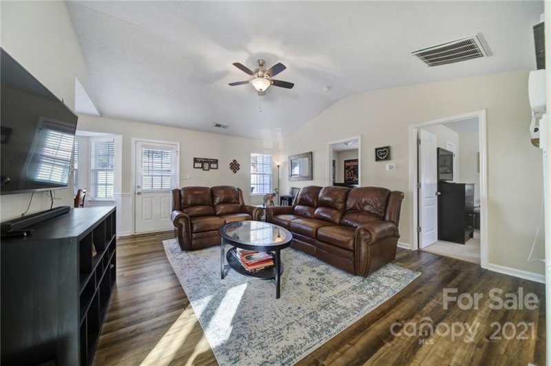 Property image 3 at 8243 Pozzi Road, Charlotte, NC 28216
