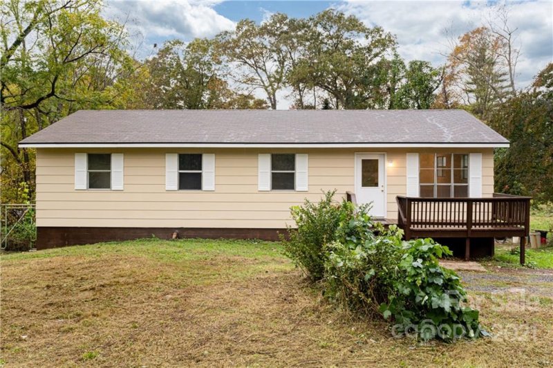 Property image 2 at 19 Violet Hill Circle, Asheville, NC 28805