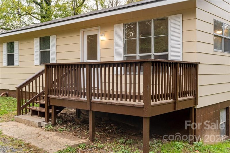 Property image 3 at 19 Violet Hill Circle, Asheville, NC 28805