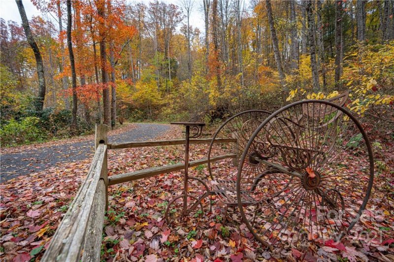 Property image 2 at 20 Sleeping Bear Ridge, Maggie Valley, NC 28751