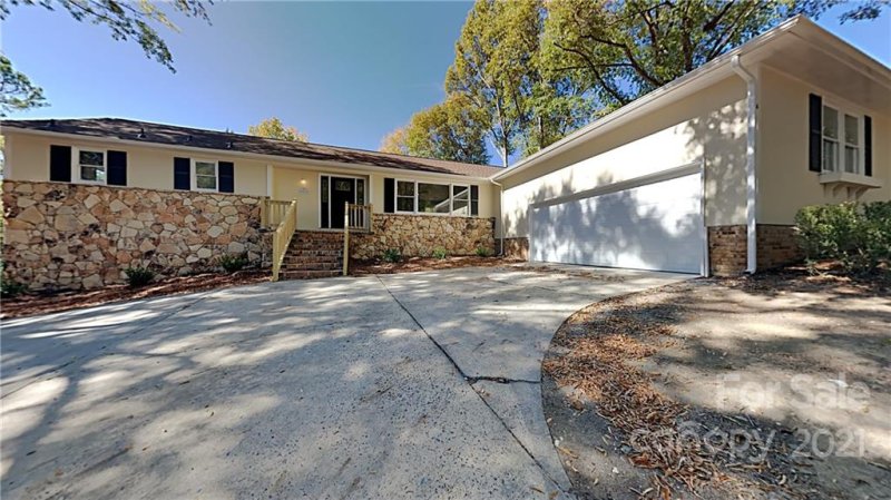 305 Brookside Drive