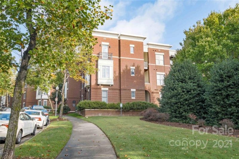 Property image 2 at 771 Garden District Drive, Charlotte, NC 28202