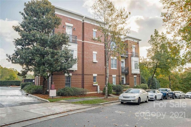 Property image 3 at 771 Garden District Drive, Charlotte, NC 28202