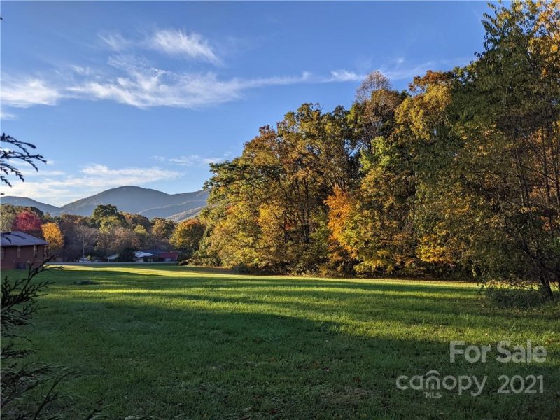 Property image 3 at 23 Tudor Way, Black Mountain, NC 28711